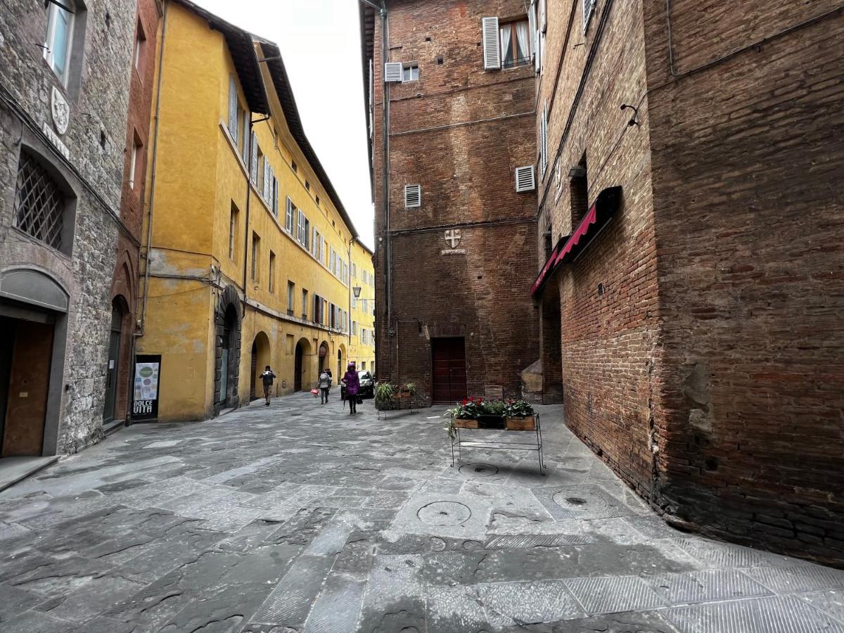 Kami-Central Beautiful Apartment Over The Roofs Siena Exterior foto